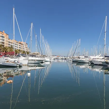 Christoph Colomb By Interhome Apartment Hyères
